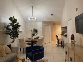 13946 SW 90th Terrace in Miami, FL - Building Photo - Building Photo