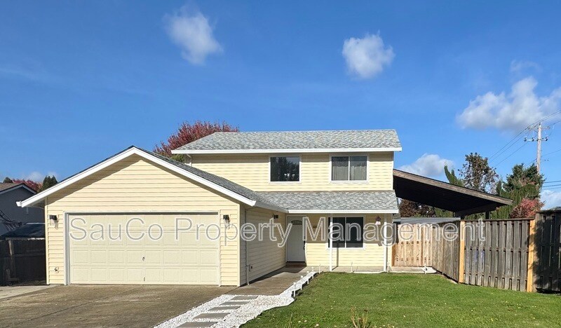 992 S Palmetto St in Cornelius, OR - Building Photo