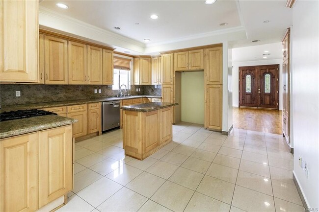 property at 918 E Valencia Ave