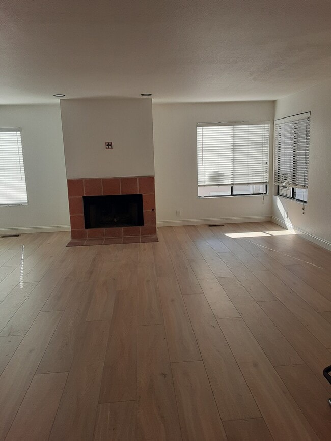 512 Geneva Ave, Unit AUD, Unit AUD