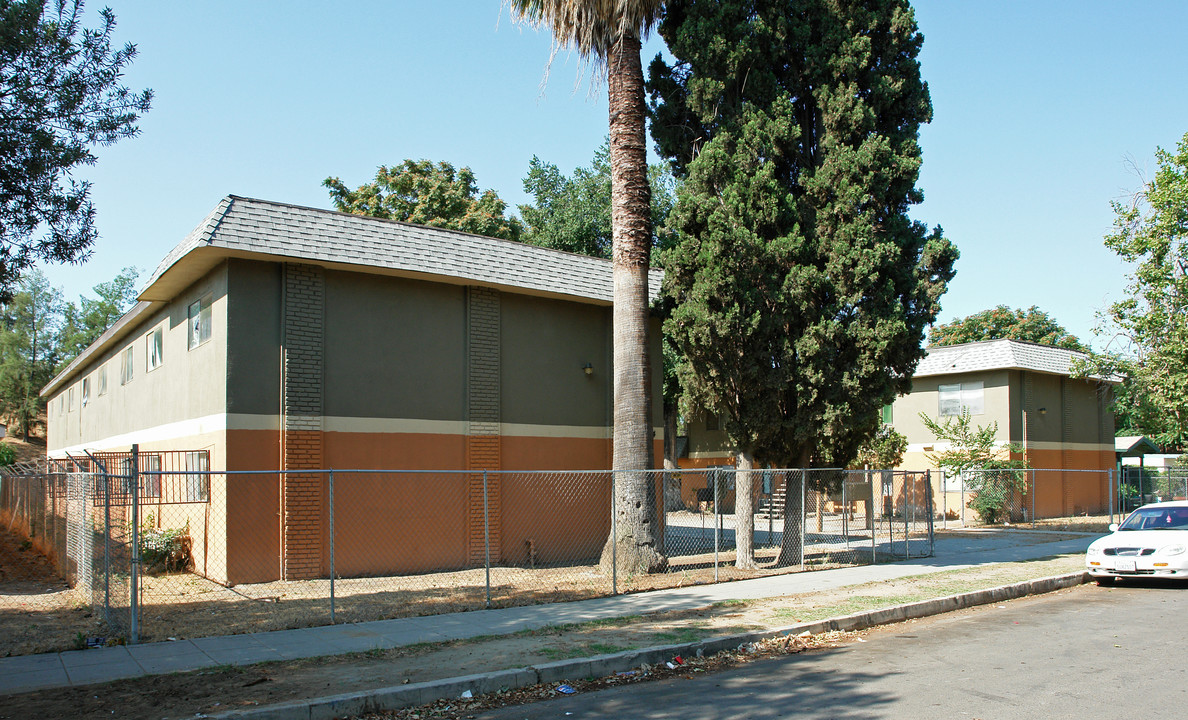 1910-1924 E Harvey Ave in Fresno, CA - Building Photo