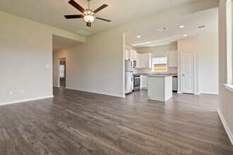 10351 Red Cardinal Dr in Cleveland, TX - Building Photo - Building Photo