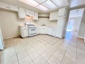 114 20th St in Huntington Beach, CA - Building Photo - Building Photo