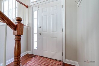 18599 W Sterling Ct in Grayslake, IL - Building Photo - Building Photo