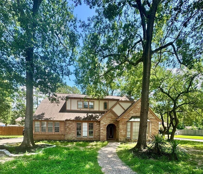 3247 Little Bear Dr in Houston, TX - Building Photo