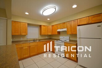 111 Sheryl Lynn Dr in Brandon, FL - Building Photo - Building Photo