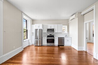 2311 Green St, Unit 2F in Philadelphia, PA - Building Photo - Building Photo