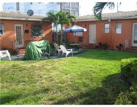 1726 Washington St in Hollywood, FL - Building Photo - Building Photo