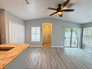 942 Loquat Tree Rd in Orlando, FL - Building Photo - Building Photo