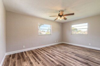 623 Sherman Rd in South Daytona, FL - Foto de edificio - Building Photo