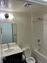 360-1360 Square One Dr in Mississauga, ON - Building Photo - Building Photo