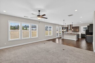 3745 Crestland Ln in Cumming, GA - Foto de edificio - Building Photo