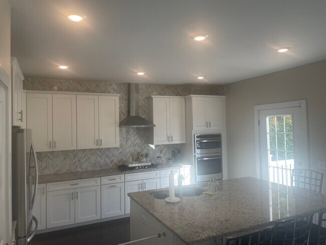 1529 Paxton Ln in Monroe Township, NJ - Building Photo - Building Photo