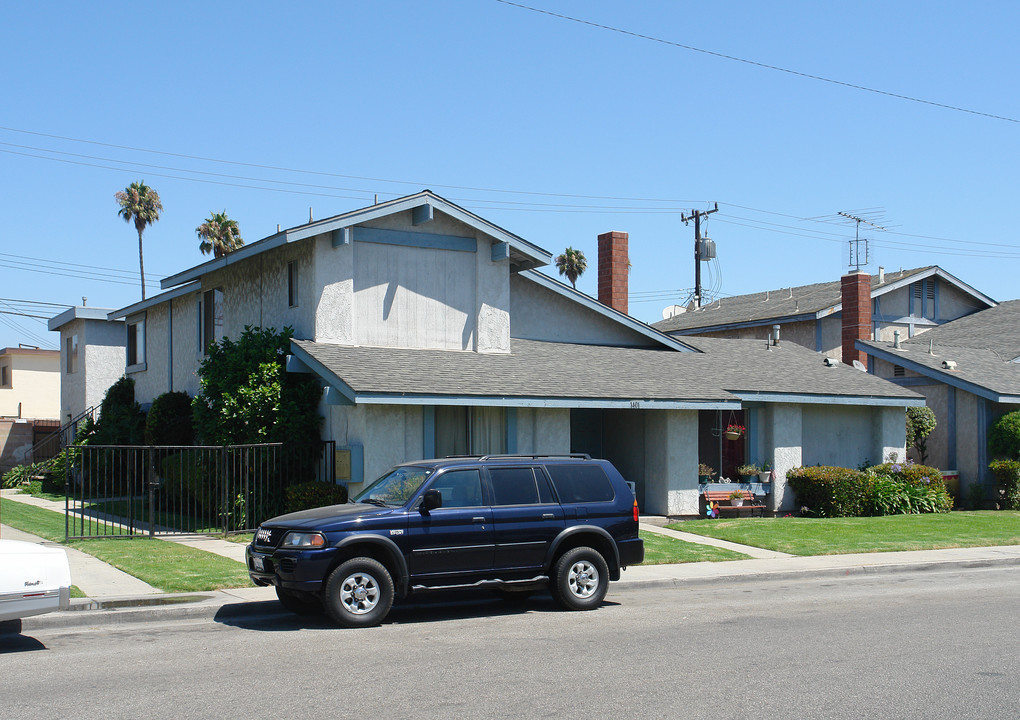 1401 W Devonshire Dr in Oxnard, CA - Building Photo