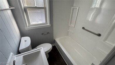 4069 Gary Ave in Lorain, OH - Building Photo - Building Photo