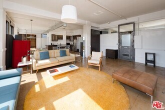 108 W 2nd St in Los Angeles, CA - Building Photo - Building Photo