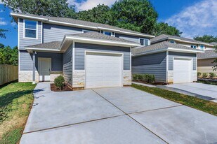 918 Shady Ln in Conroe, TX - Building Photo