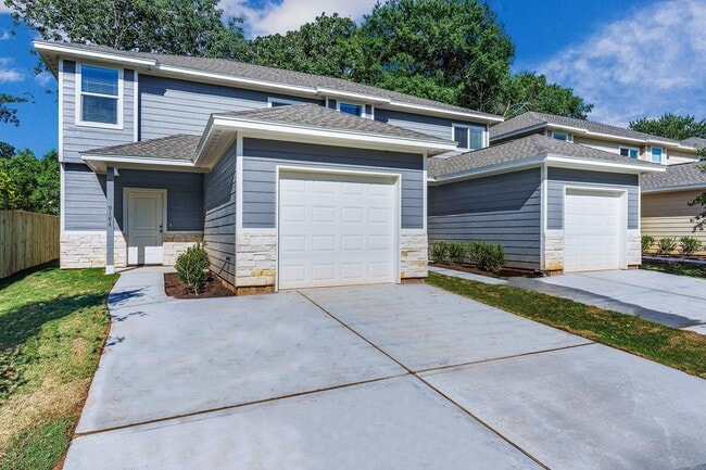 property at 918 Shady Ln