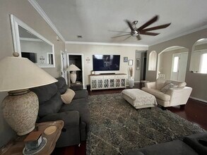 1098 Forest Lake Terrace in Niceville, FL - Building Photo - Building Photo