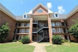 Deerfield Condominiums in Auburn, AL - Building Photo