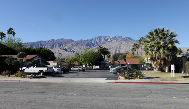 Casa Del Cielo Apartments in Palm Springs, CA - Building Photo - Building Photo