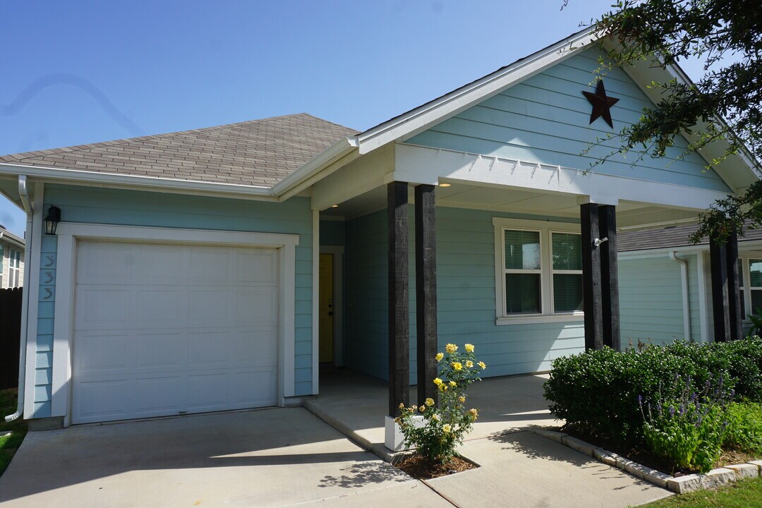 333 E Broade St in Leander, TX - Building Photo