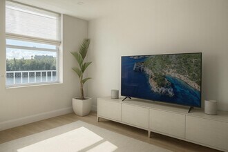 16546 NE 26th Ave in North Miami Beach, FL - Building Photo - Building Photo