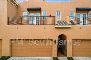 2905 Hansen Manor Ln in Tampa, FL - Building Photo