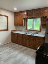 809 E 11th St in Muscatine, IA - Building Photo - Building Photo