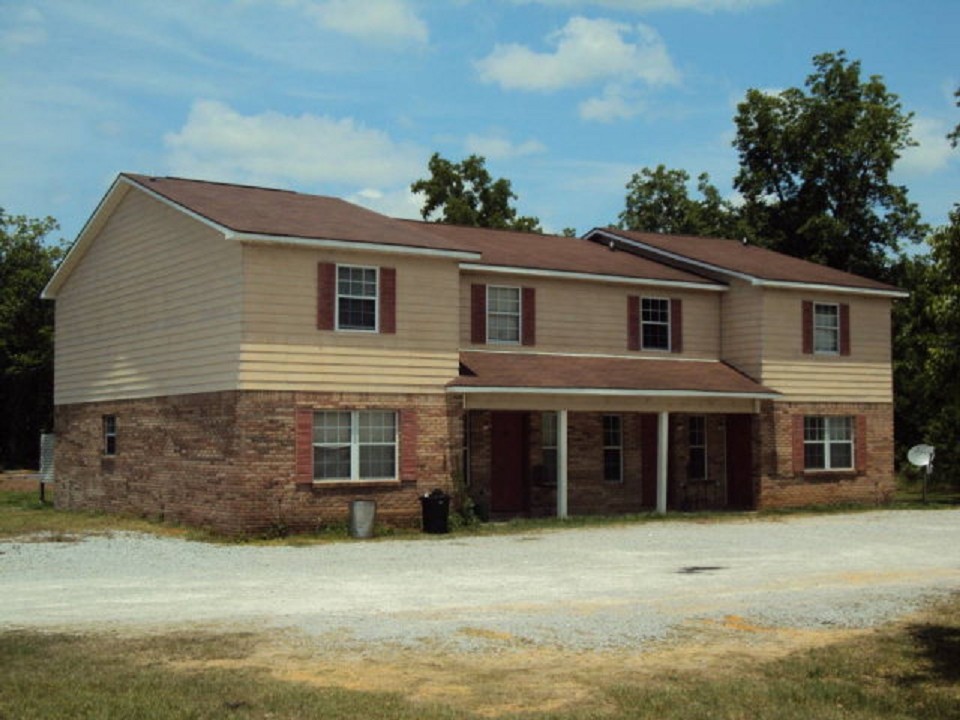 2000 Hand Ave in Bay Minette, AL - Foto de edificio