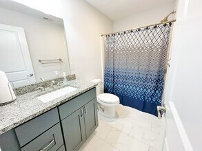 4 Cherry Blossom Cir in Worcester, MA - Foto de edificio - Building Photo