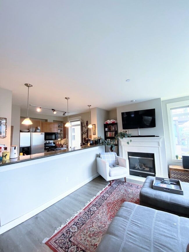 3217 Eastlake Ave E in Seattle, WA - Building Photo - Building Photo