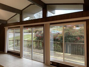519 E Churchwell Ave, Unit 1 in Knoxville, TN - Foto de edificio - Building Photo