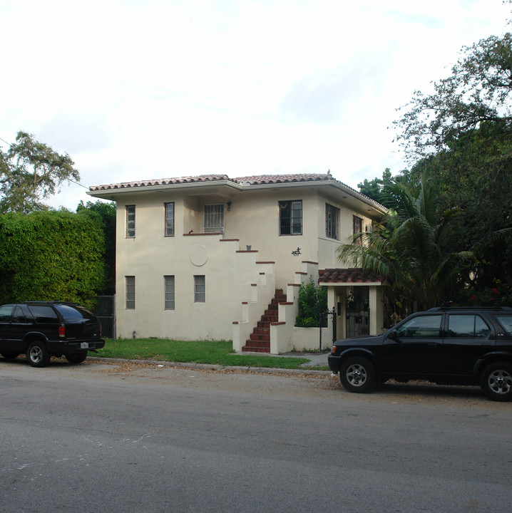 655 NE 64th St in Miami, FL - Building Photo