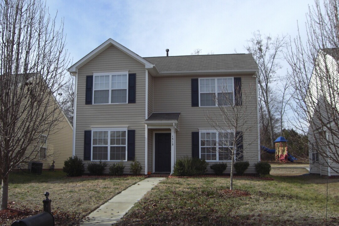 1513 Tuckers Glenn Dr in Rock Hill, SC - Building Photo