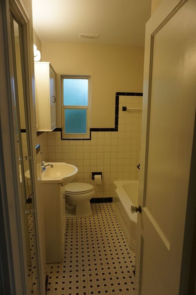 property at 1922 NW 4th Ave