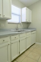 1324 Jefferson Ave in Orange Park, FL - Foto de edificio - Building Photo