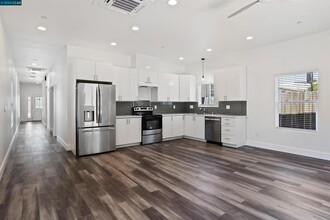 536 S 37th St in Richmond, CA - Foto de edificio - Building Photo