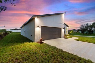 402 Ashbury Wy in Poinciana, FL - Building Photo - Building Photo