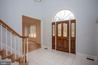 9700 Grenadier Ct in Bethesda, MD - Building Photo - Building Photo