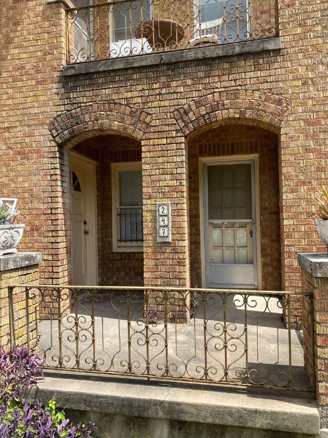 247 E Lullwood Ave in San Antonio, TX - Building Photo - Building Photo