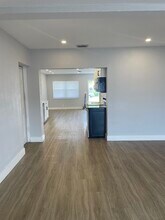 1421 SE 4th Ave in Deerfield Beach, FL - Foto de edificio - Building Photo