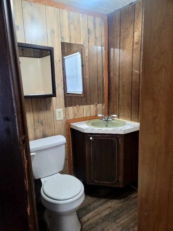 413 Miller St in White Oak, TX - Building Photo - Building Photo