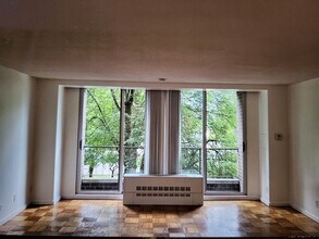 44 Washington St, Unit 309 in Brookline, MA - Building Photo - Building Photo