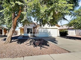 7024 W Rose Ln in Glendale, AZ - Building Photo