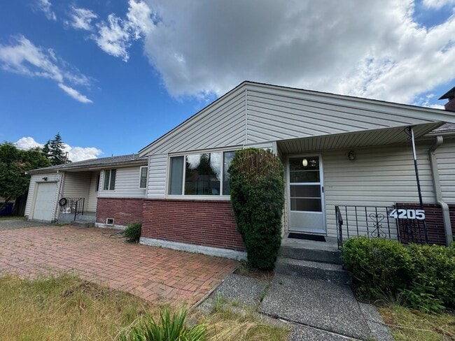 property at 4205 NE 72nd St