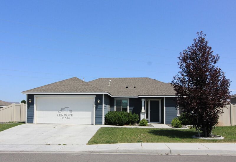 1043 S Blueberry Pl in Kennewick, WA - Building Photo