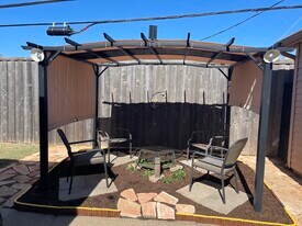 301 Nottingham Dr, Unit A in Richardson, TX - Building Photo