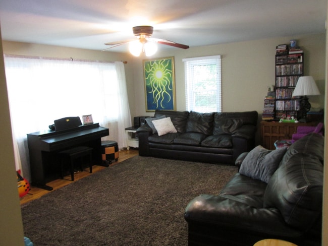 927 Maple St in Eudora, KS - Building Photo - Building Photo