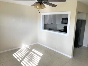 4670 NE 5th Ave-Unit -4 in Boca Raton, FL - Building Photo - Building Photo